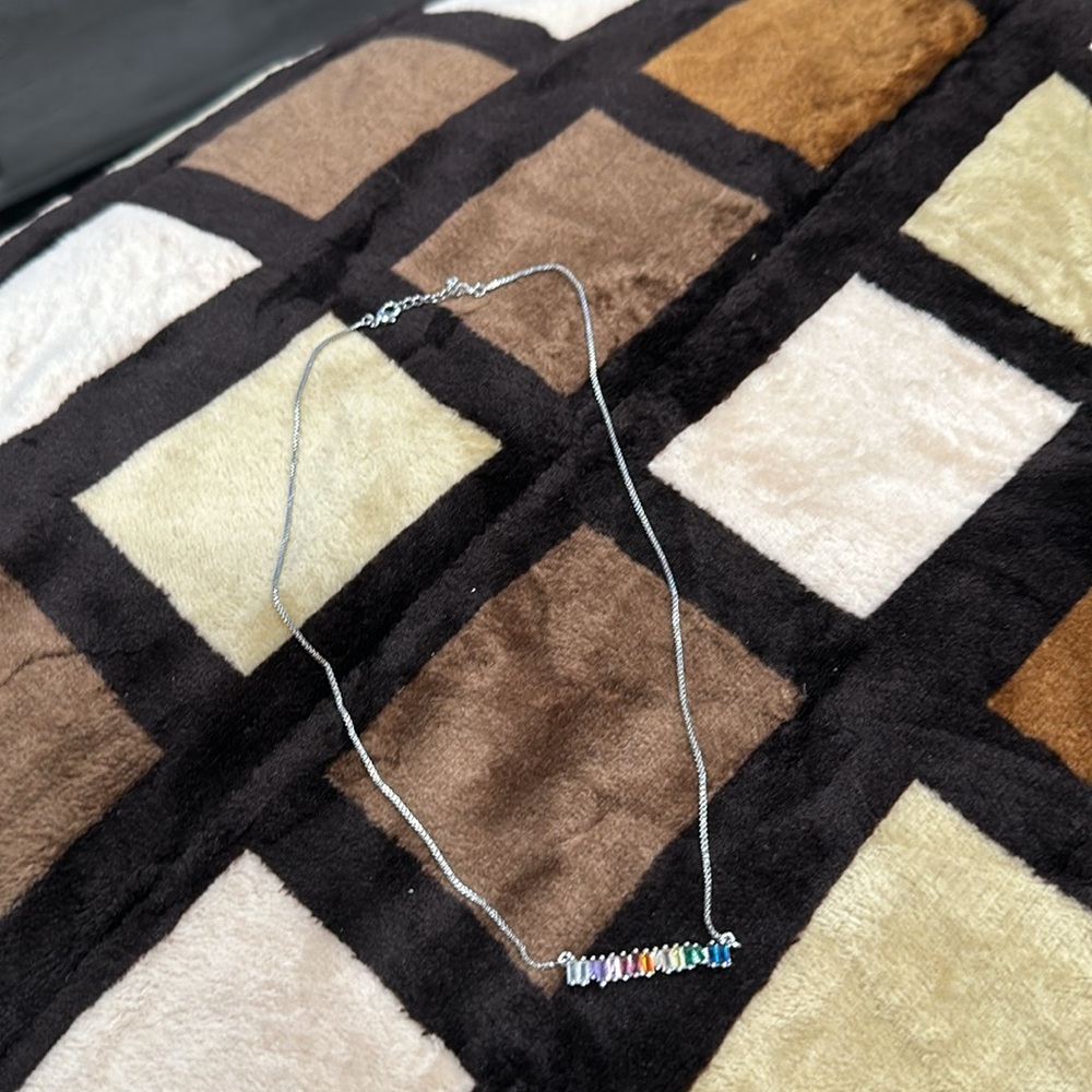 Rainbow 🌈 bar necklace baguette - Picture 5 of 5